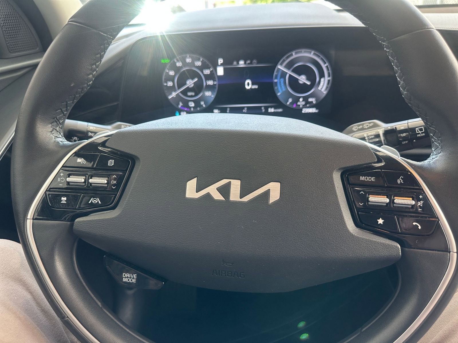 Thumbnail: 2023 Kia Niro - 33