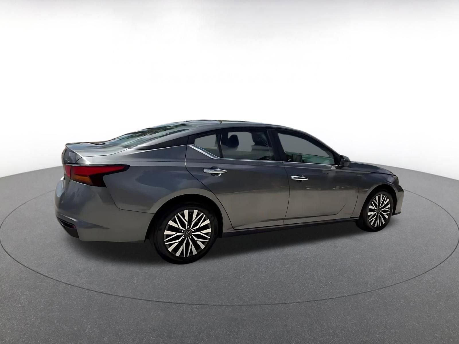 Thumbnail: 2025 Nissan Altima - 23