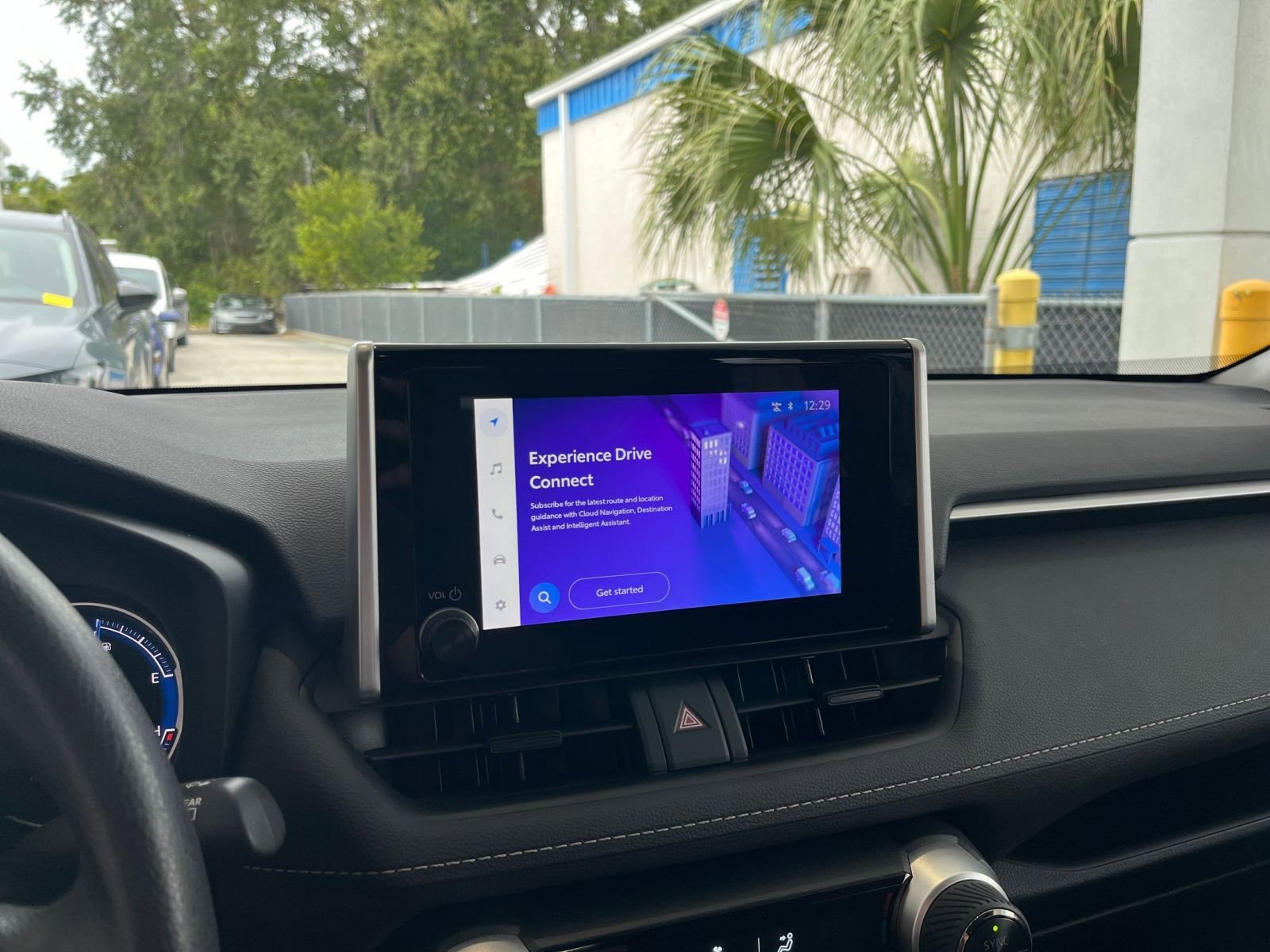 Thumbnail: 2025 Toyota RAV4 - 32