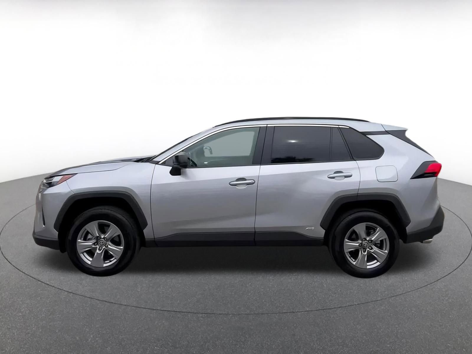 Thumbnail: 2025 Toyota RAV4 - 17