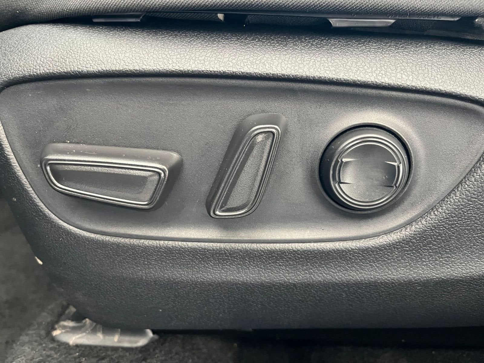 Thumbnail: 2025 Toyota RAV4 - 23