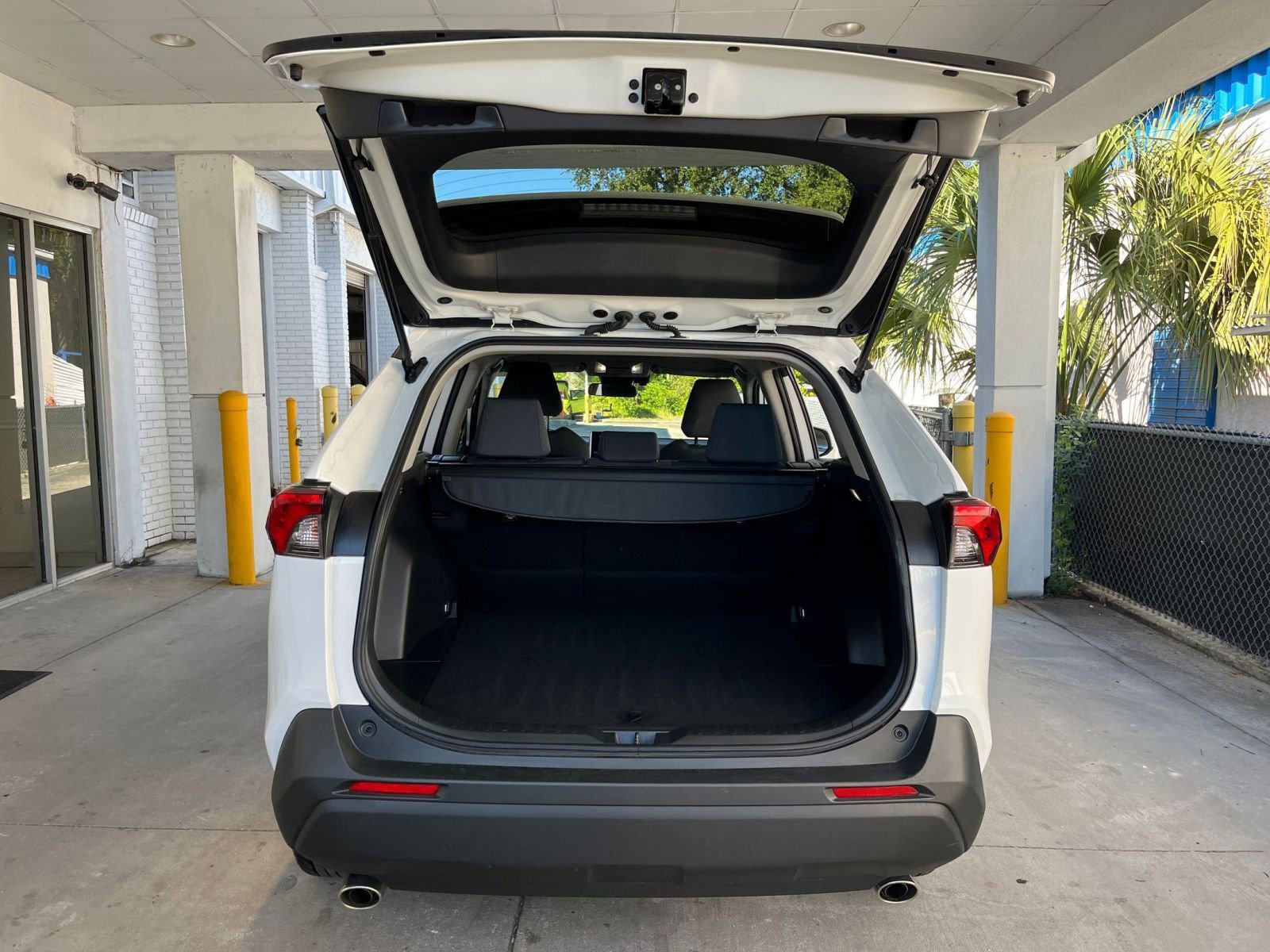 Thumbnail: 2025 Toyota RAV4 - 31