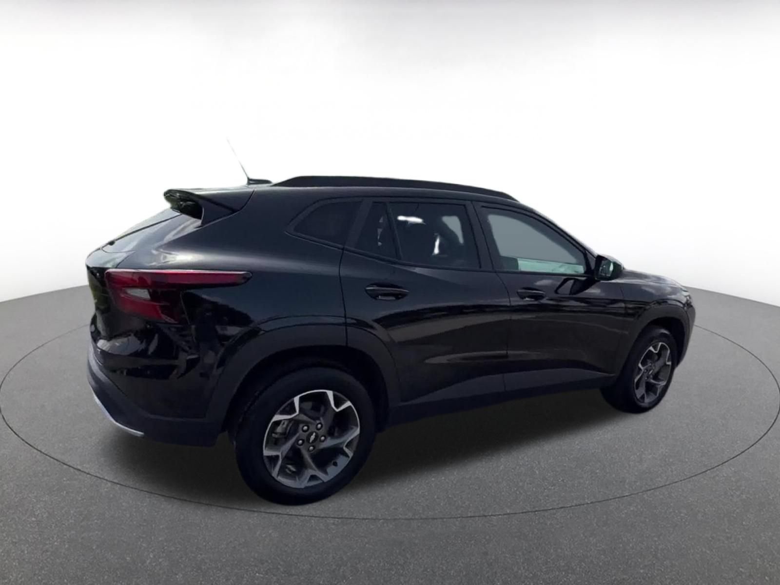 Thumbnail: 2025 Chevrolet Trax - 21