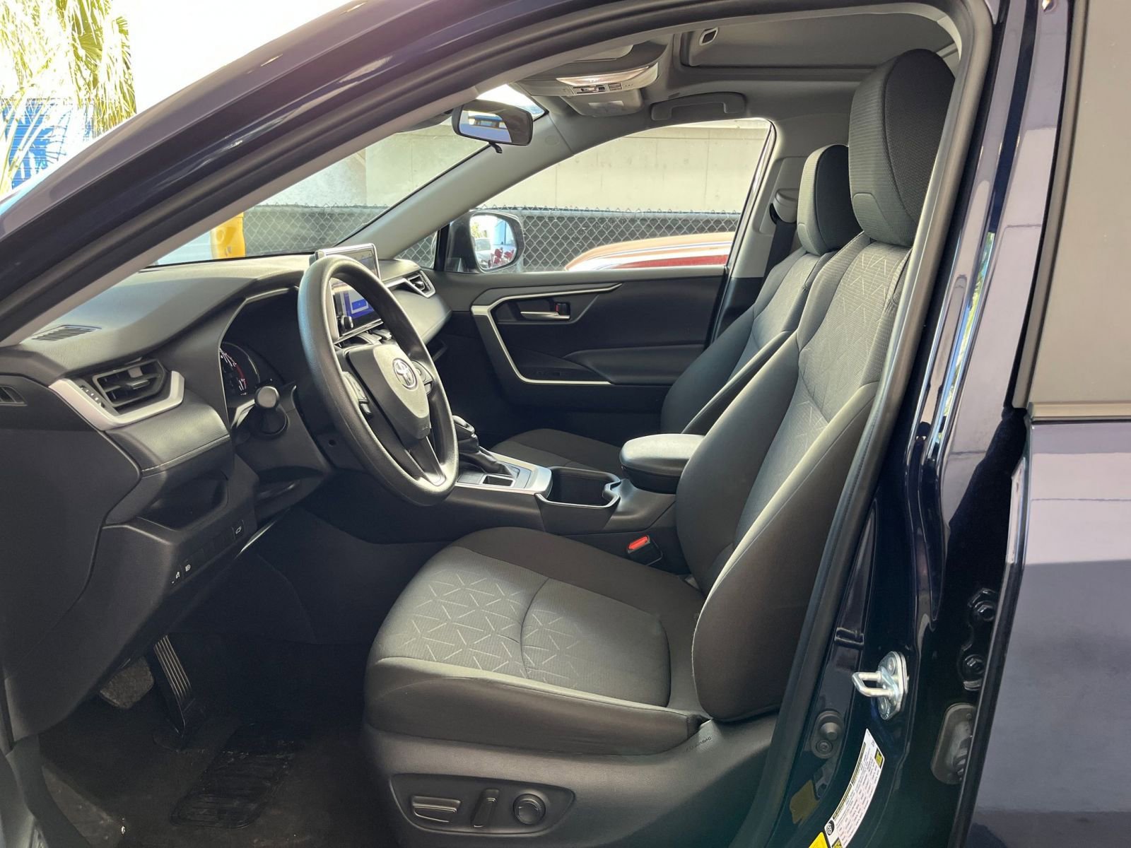 Thumbnail: 2025 Toyota RAV4 - 27