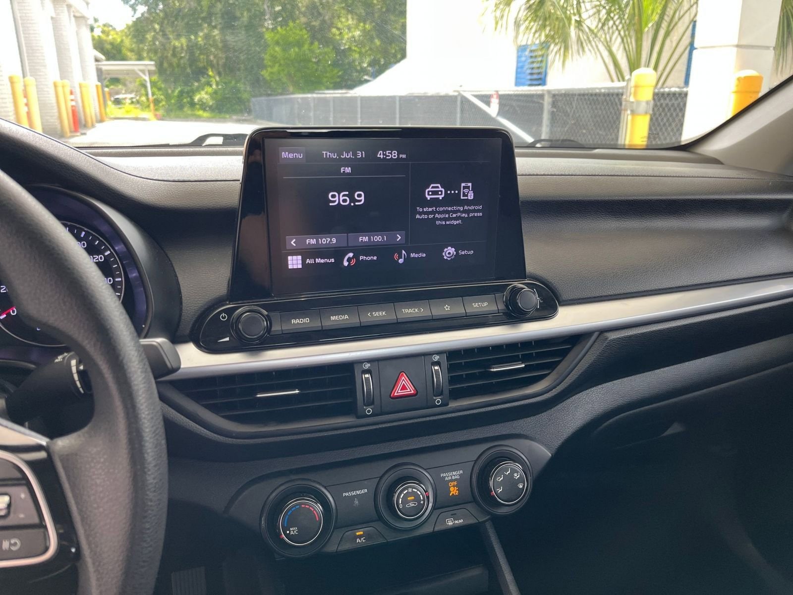 Thumbnail: 2023 Kia Forte - 18