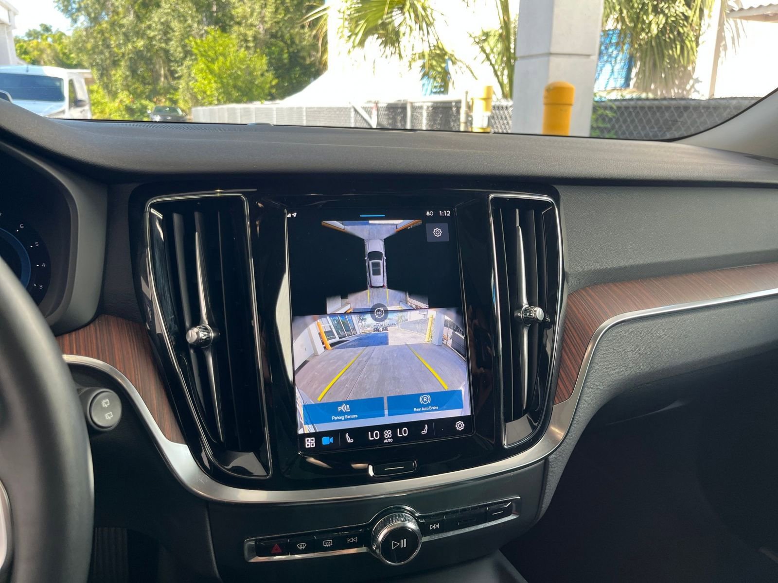 Thumbnail: 2025 Volvo S60 - 17