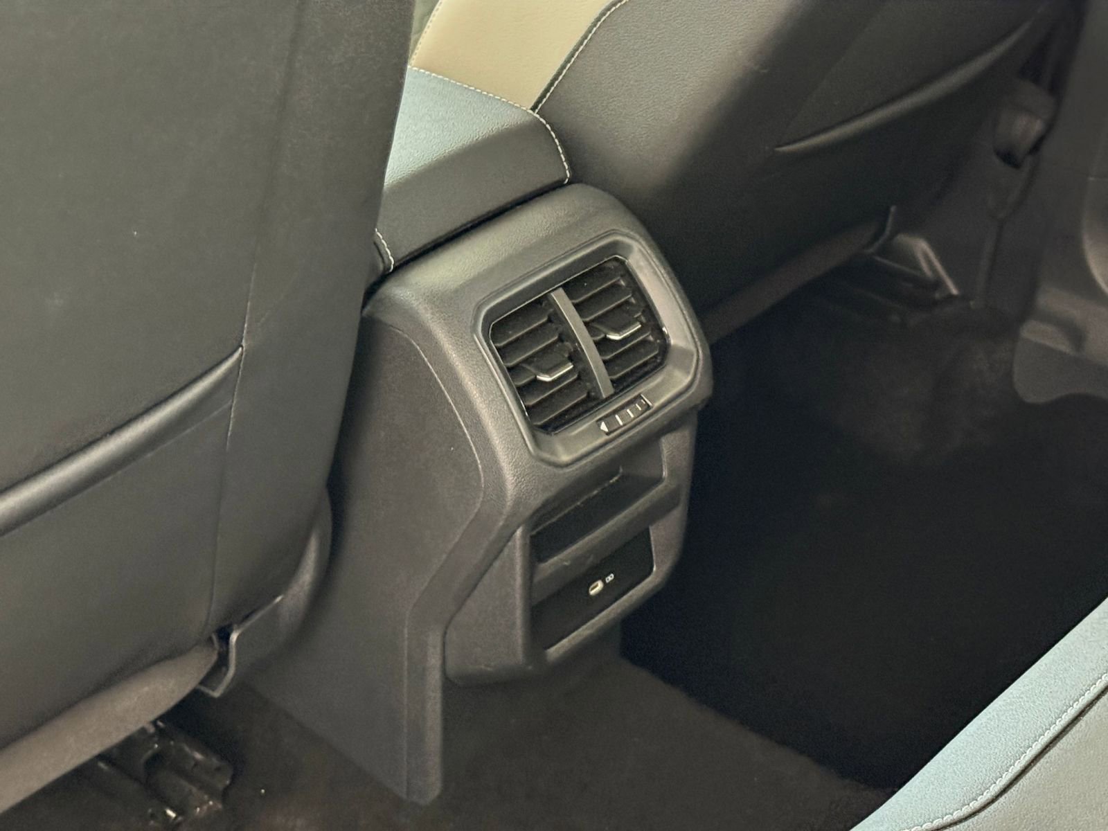 Thumbnail: 2025 Volkswagen Taos - 23