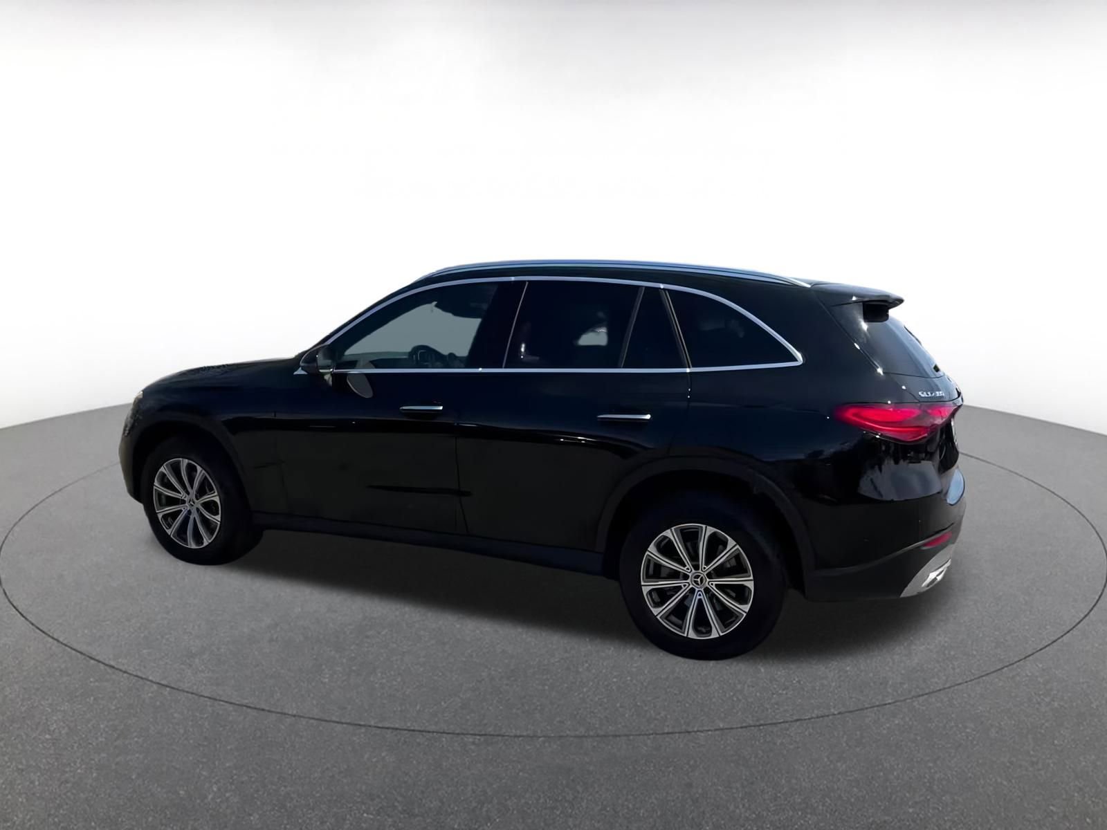 Thumbnail: 2024 Mercedes-Benz GLC - 10