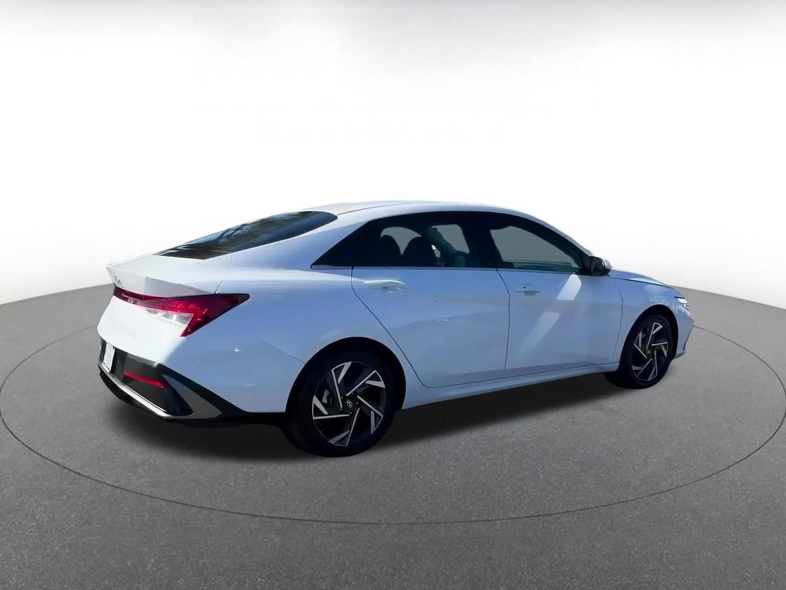 Thumbnail: 2025 Hyundai Elantra - 15