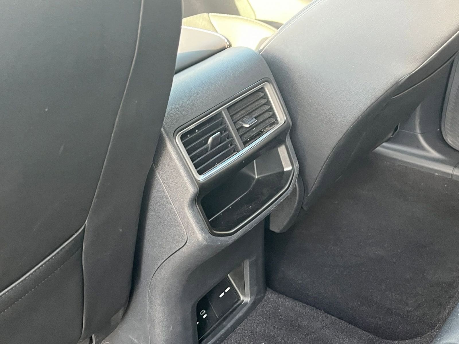 Thumbnail: 2024 Volkswagen Atlas - 24