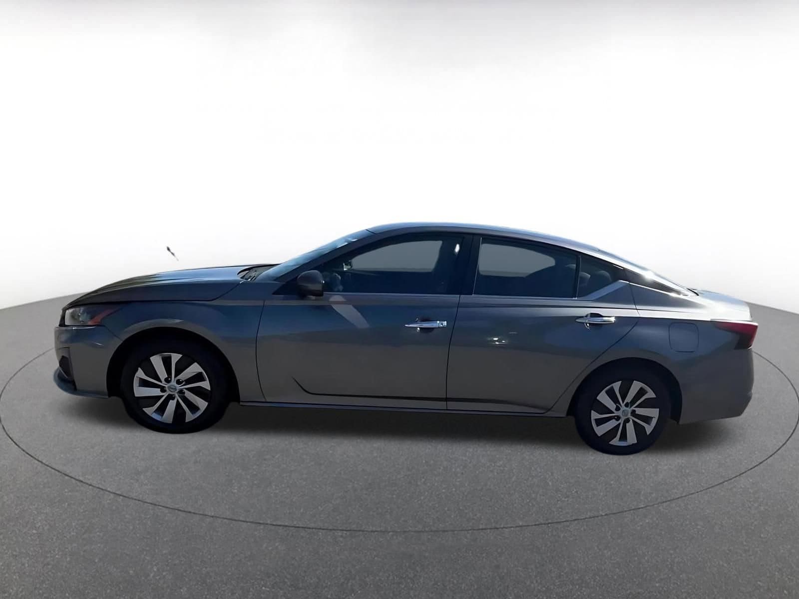 Thumbnail: 2023 Nissan Altima - 10