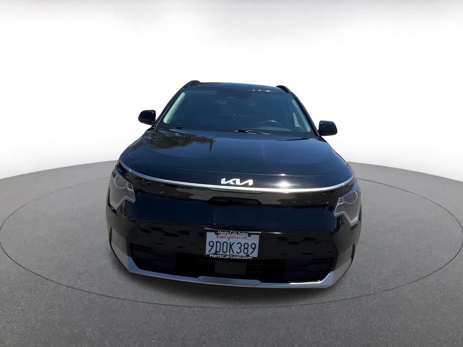 Thumbnail: 2023 Kia Niro - 4