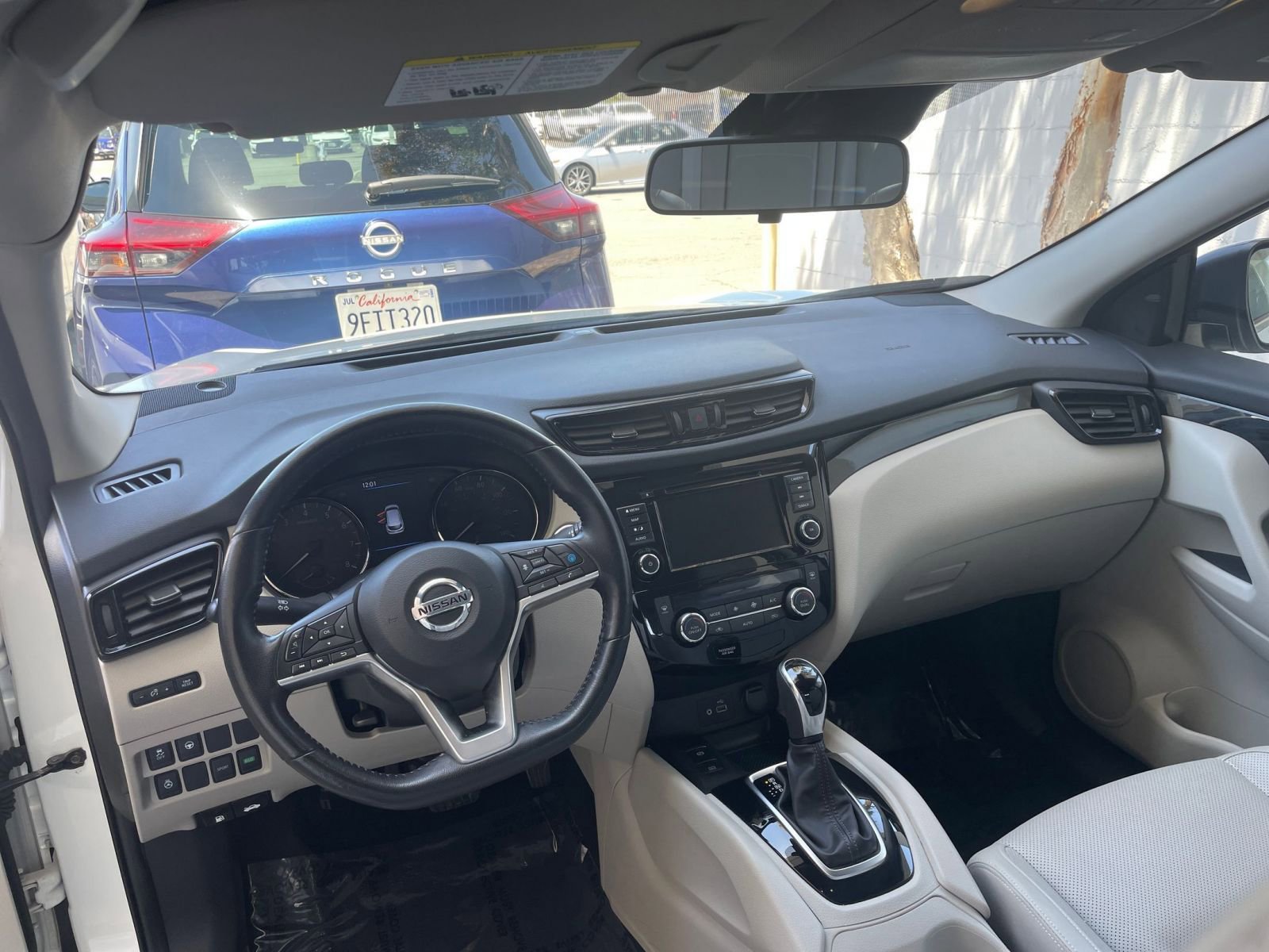 Thumbnail: 2022 Nissan Rogue Sport - 34