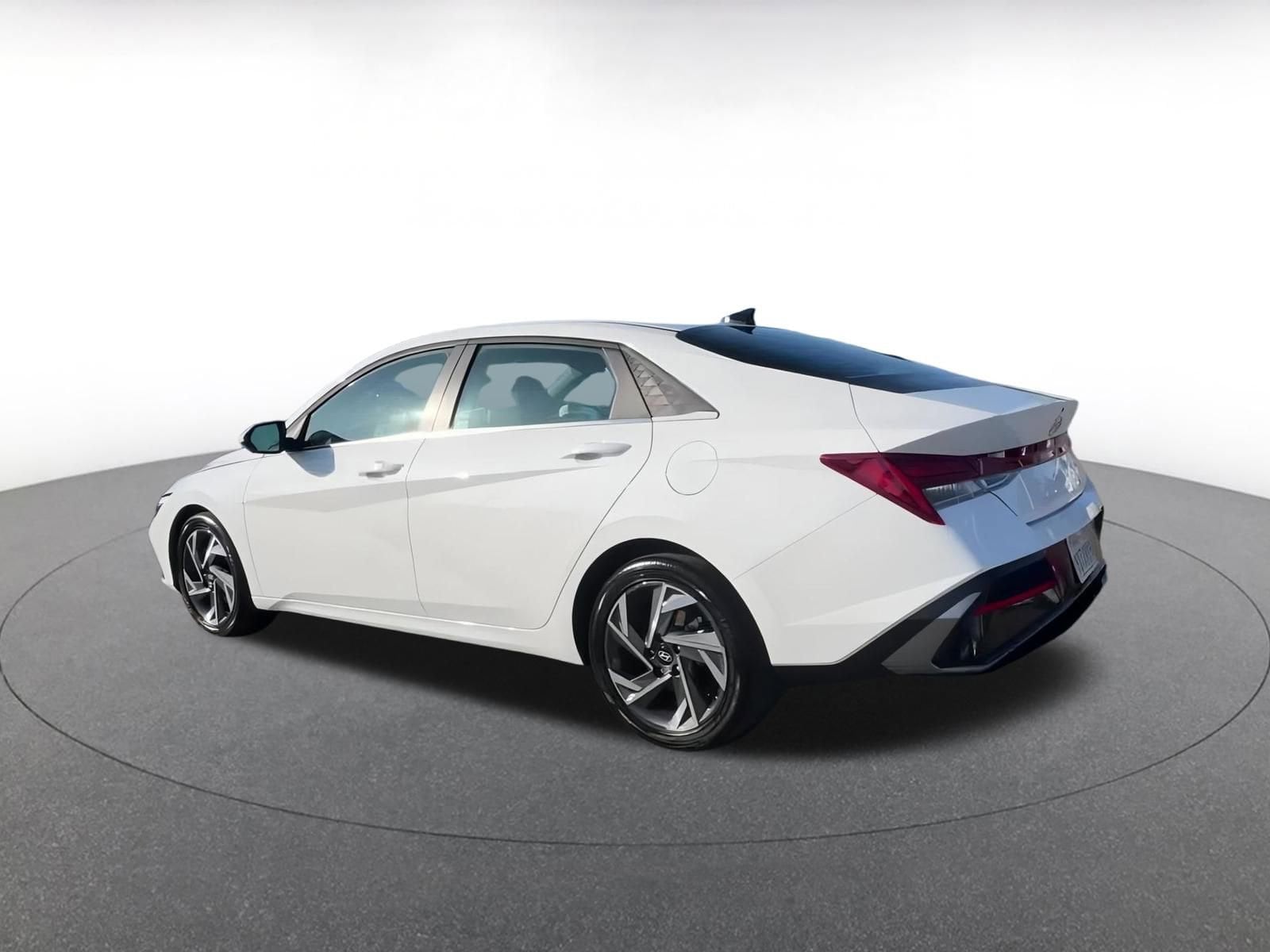 Thumbnail: 2025 Hyundai Elantra - 10