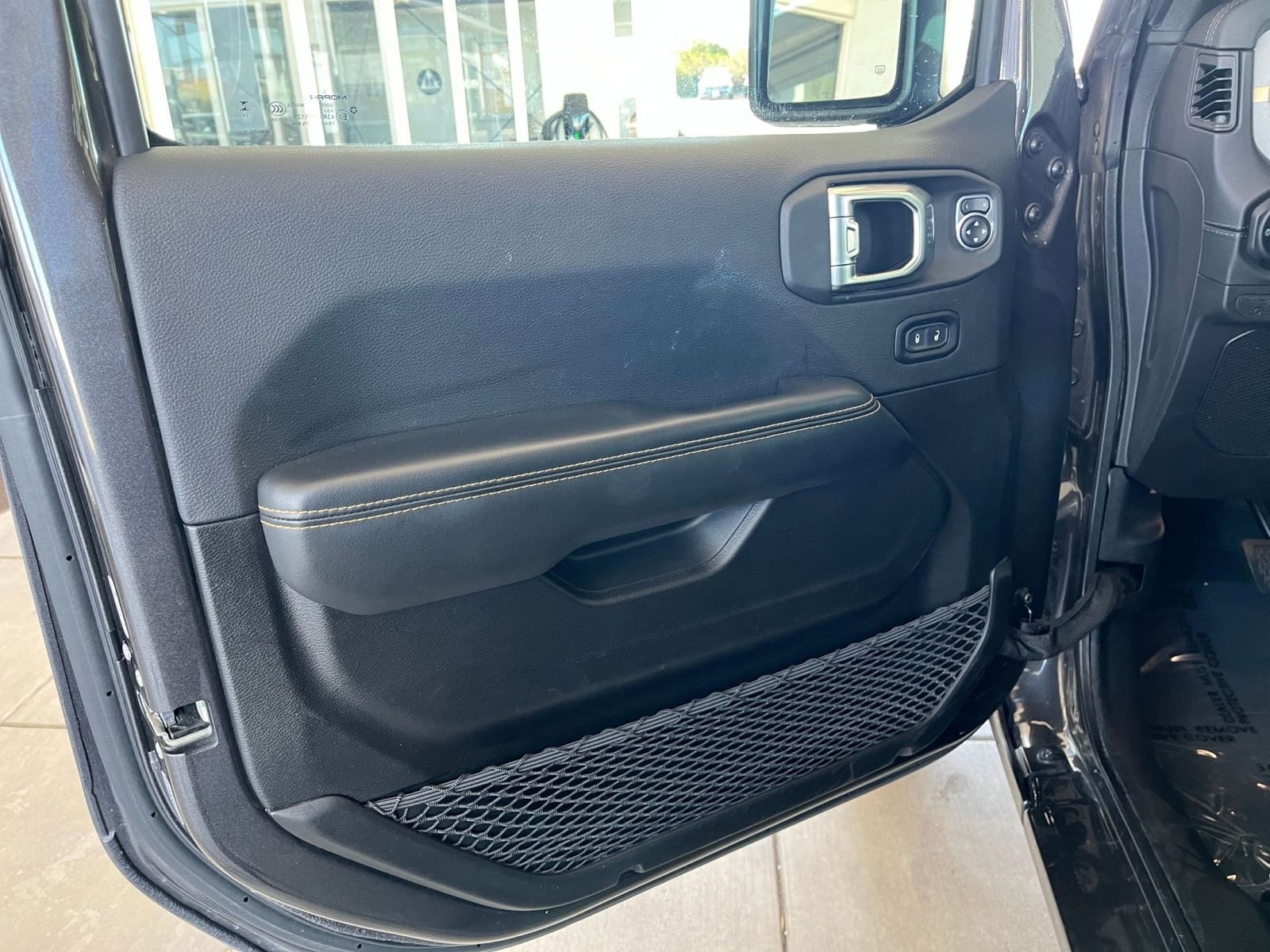 Thumbnail: 2025 Jeep Wrangler - 20