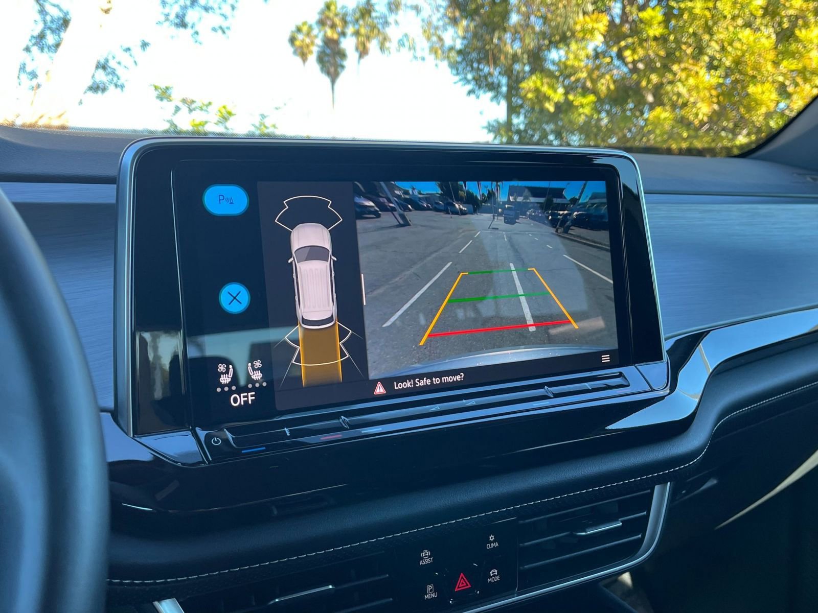 Thumbnail: 2025 Volkswagen Atlas - 17