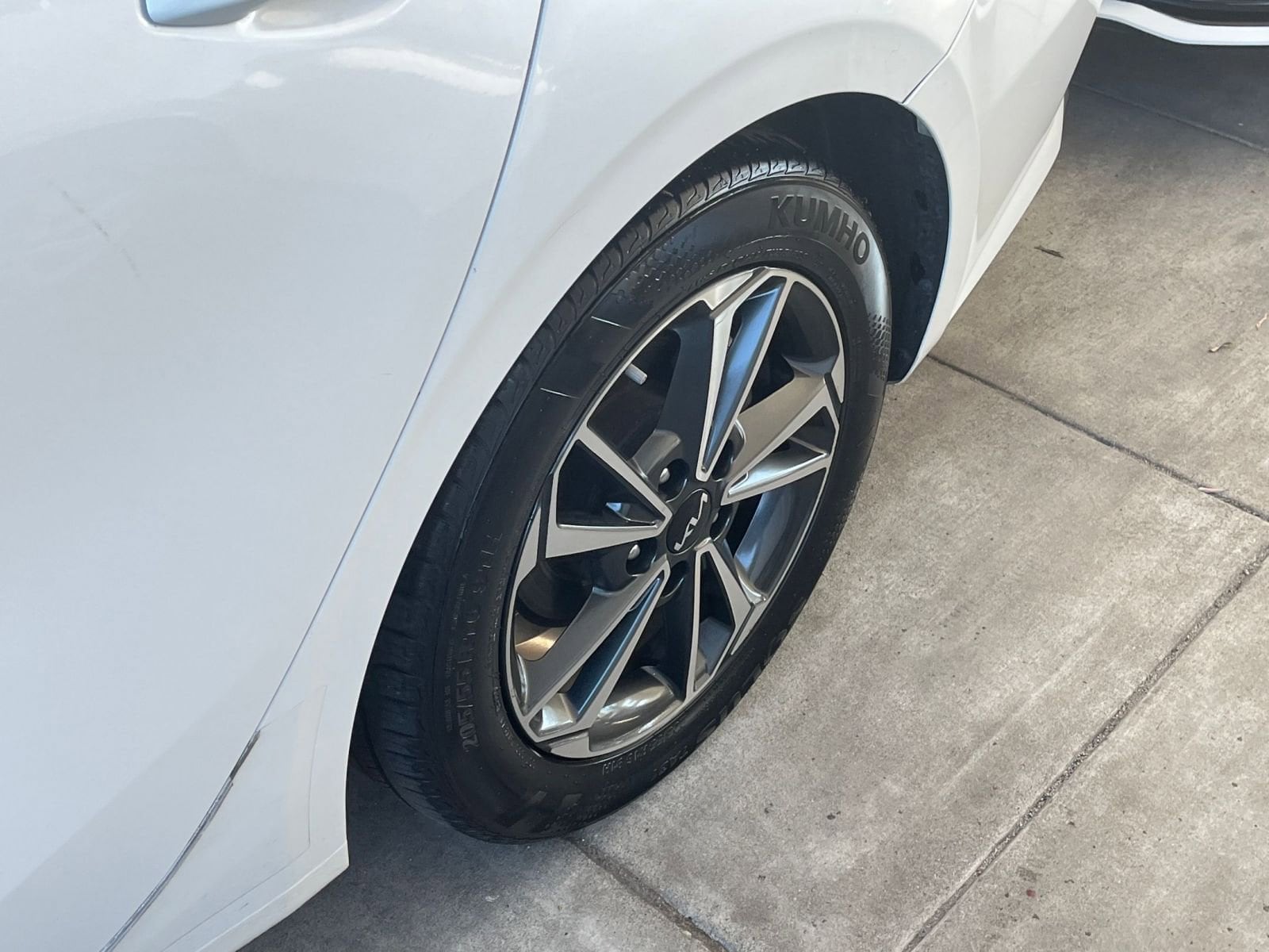 Thumbnail: 2023 Kia Forte - 30