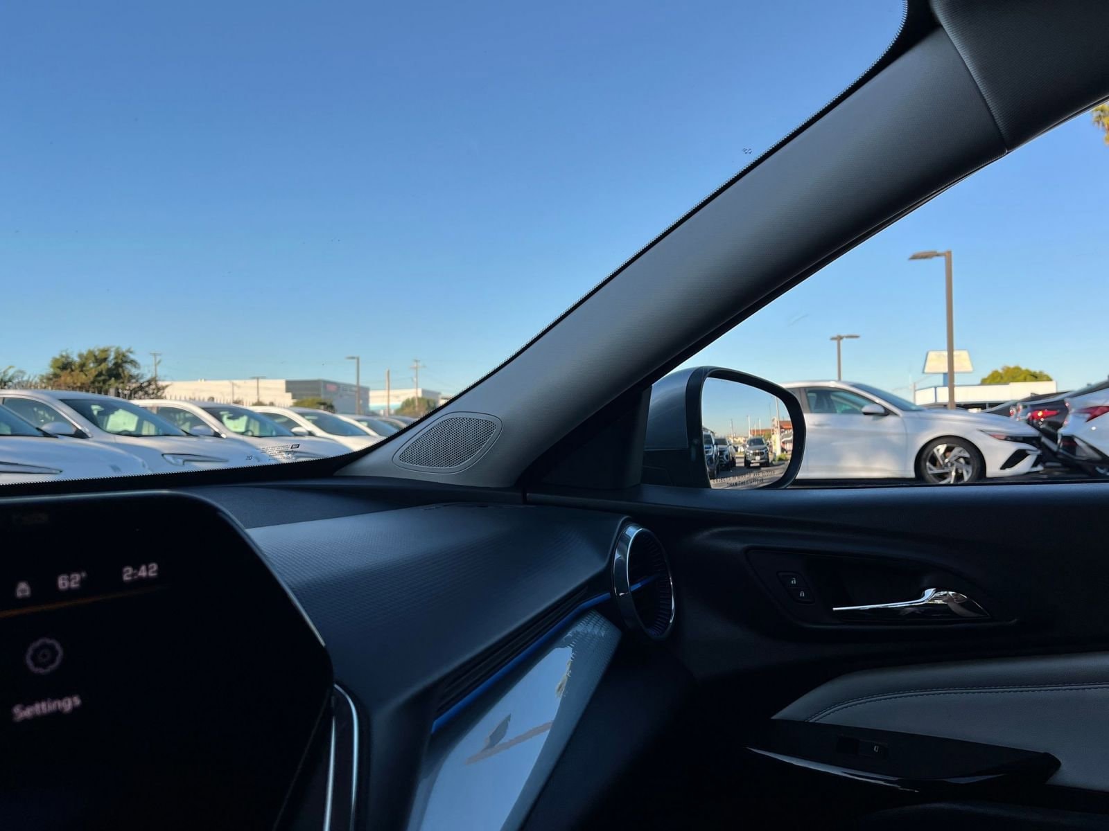 Thumbnail: 2025 Chevrolet Trax - 35