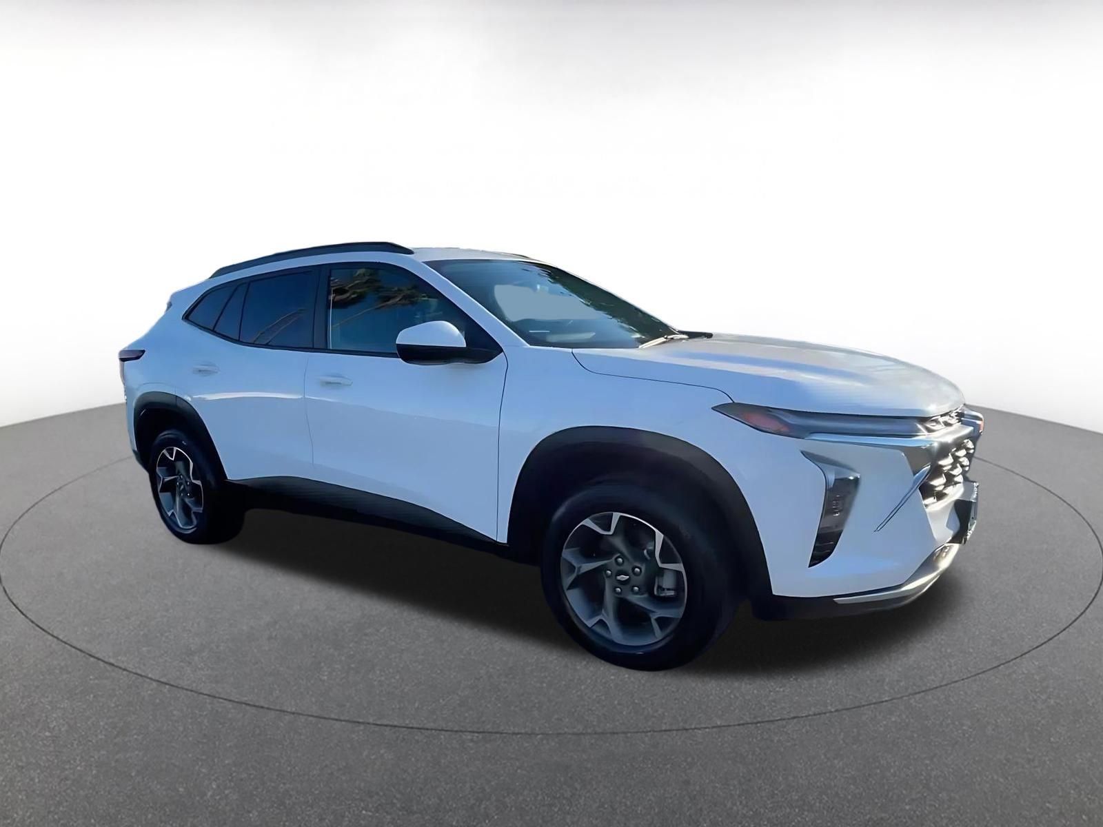 Thumbnail: 2025 Chevrolet Trax - 2