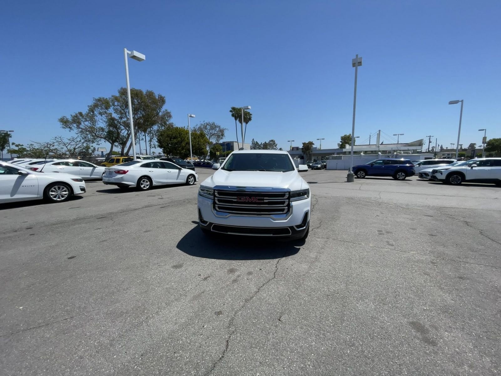 2023 GMC Acadia SLT 13