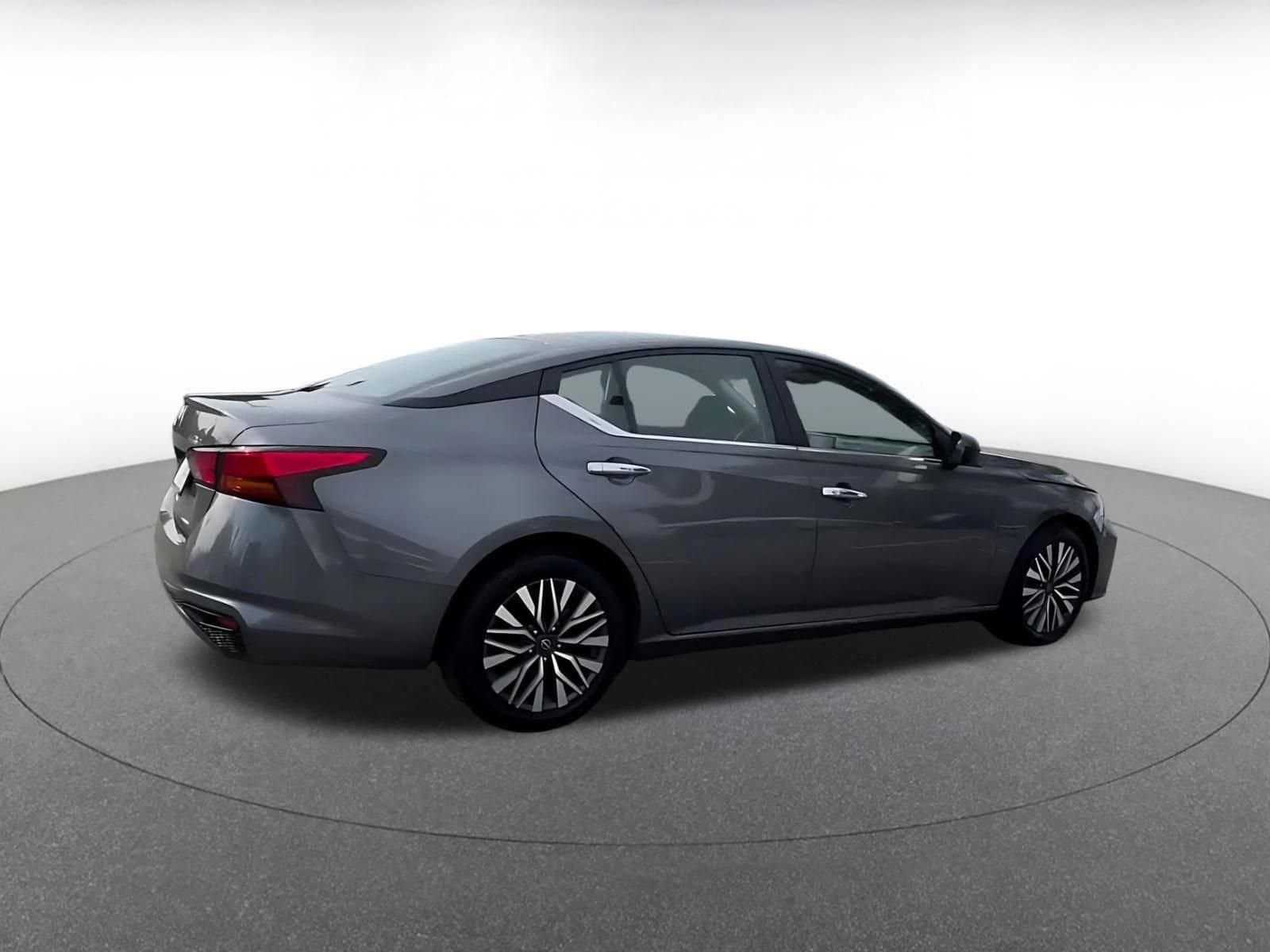 Thumbnail: 2025 Nissan Altima - 15