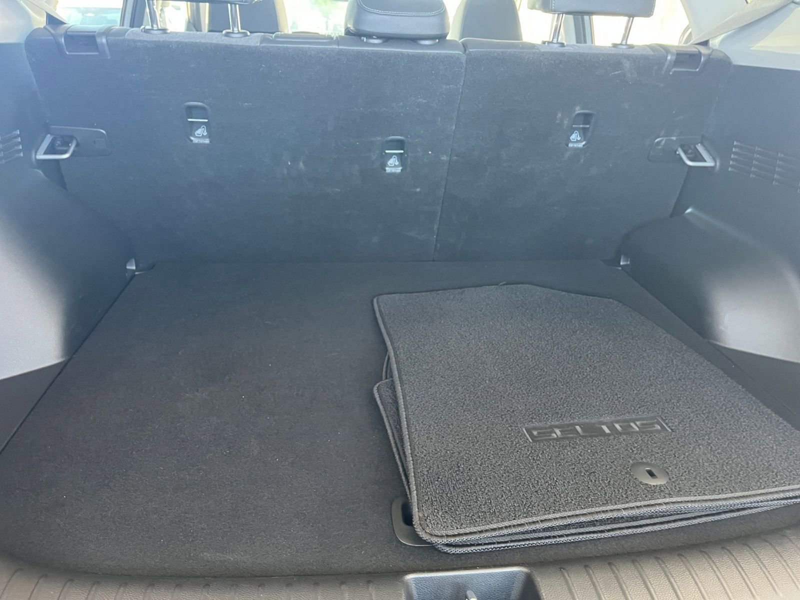 Thumbnail: 2025 Kia Seltos - 33