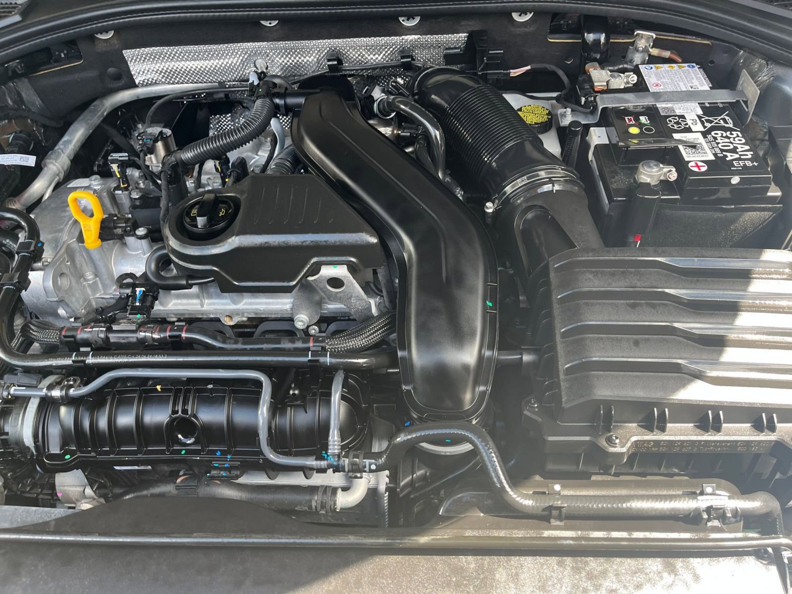 Thumbnail: 2025 Volkswagen Jetta - 32