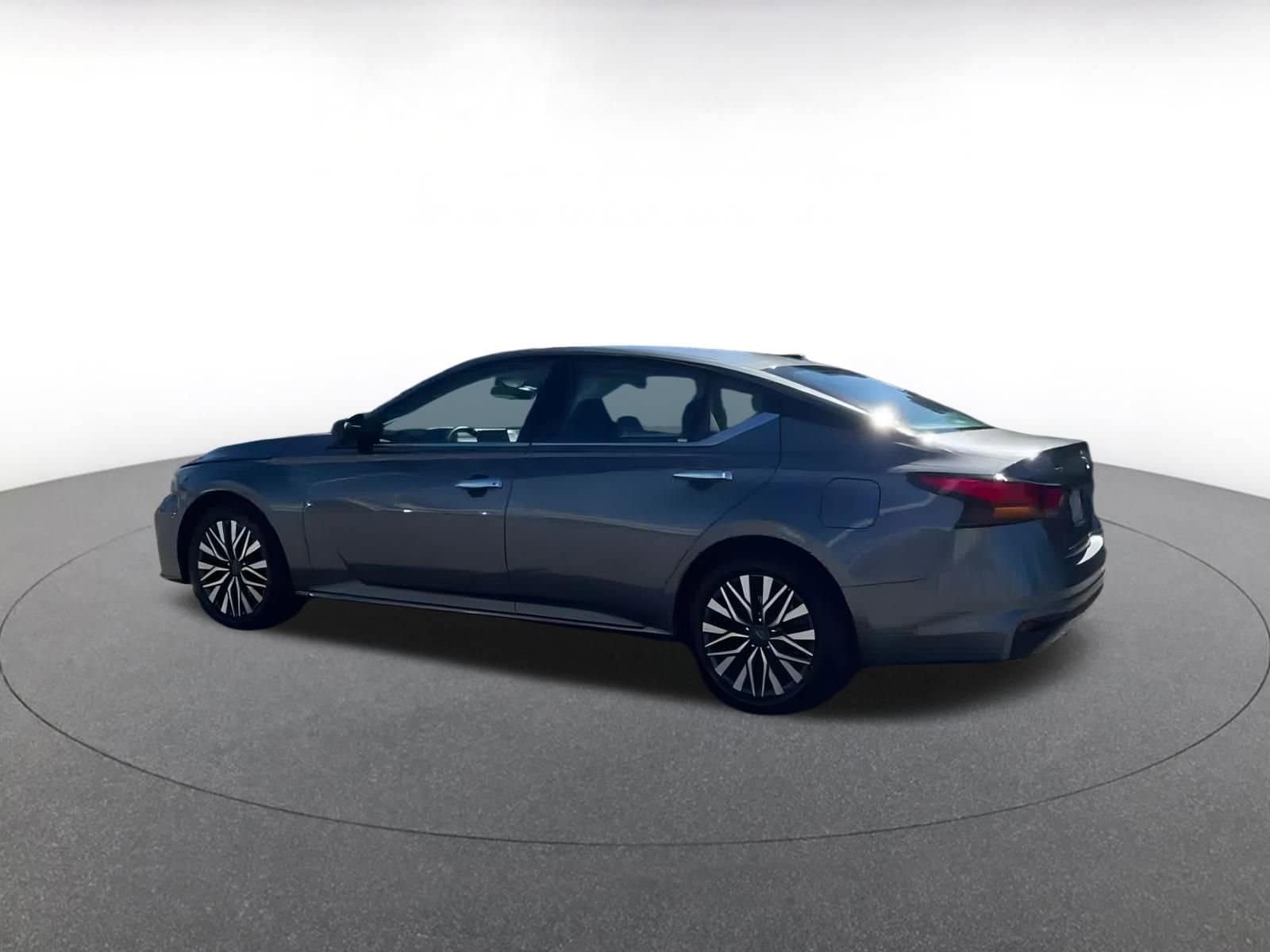 Thumbnail: 2024 Nissan Altima - 9