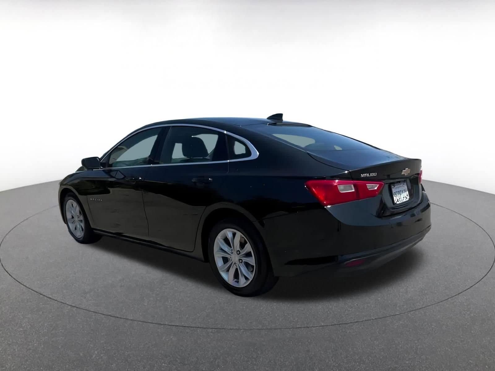 Thumbnail: 2023 Chevrolet Malibu - 8