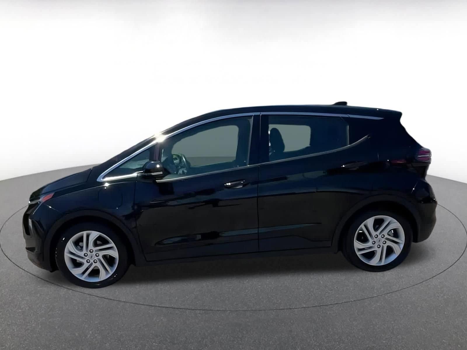 Thumbnail: 2023 Chevrolet Bolt EV - 6