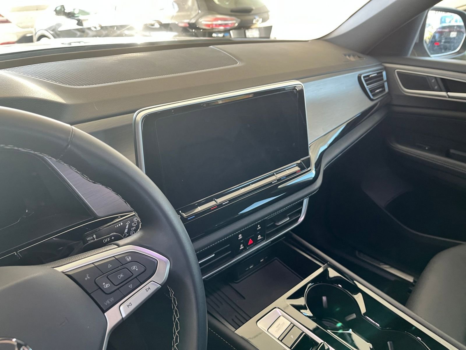 Thumbnail: 2025 Volkswagen Atlas - 18