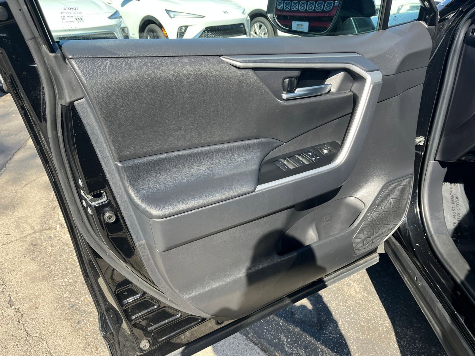 Thumbnail: 2025 Toyota RAV4 - 18