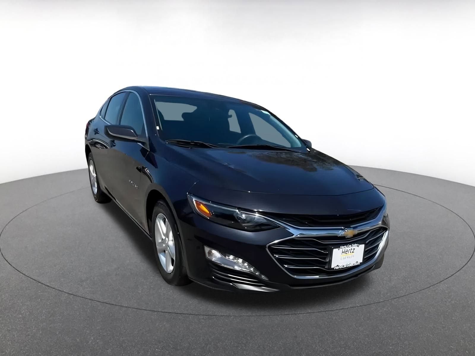 Thumbnail: 2023 Chevrolet Malibu - 3