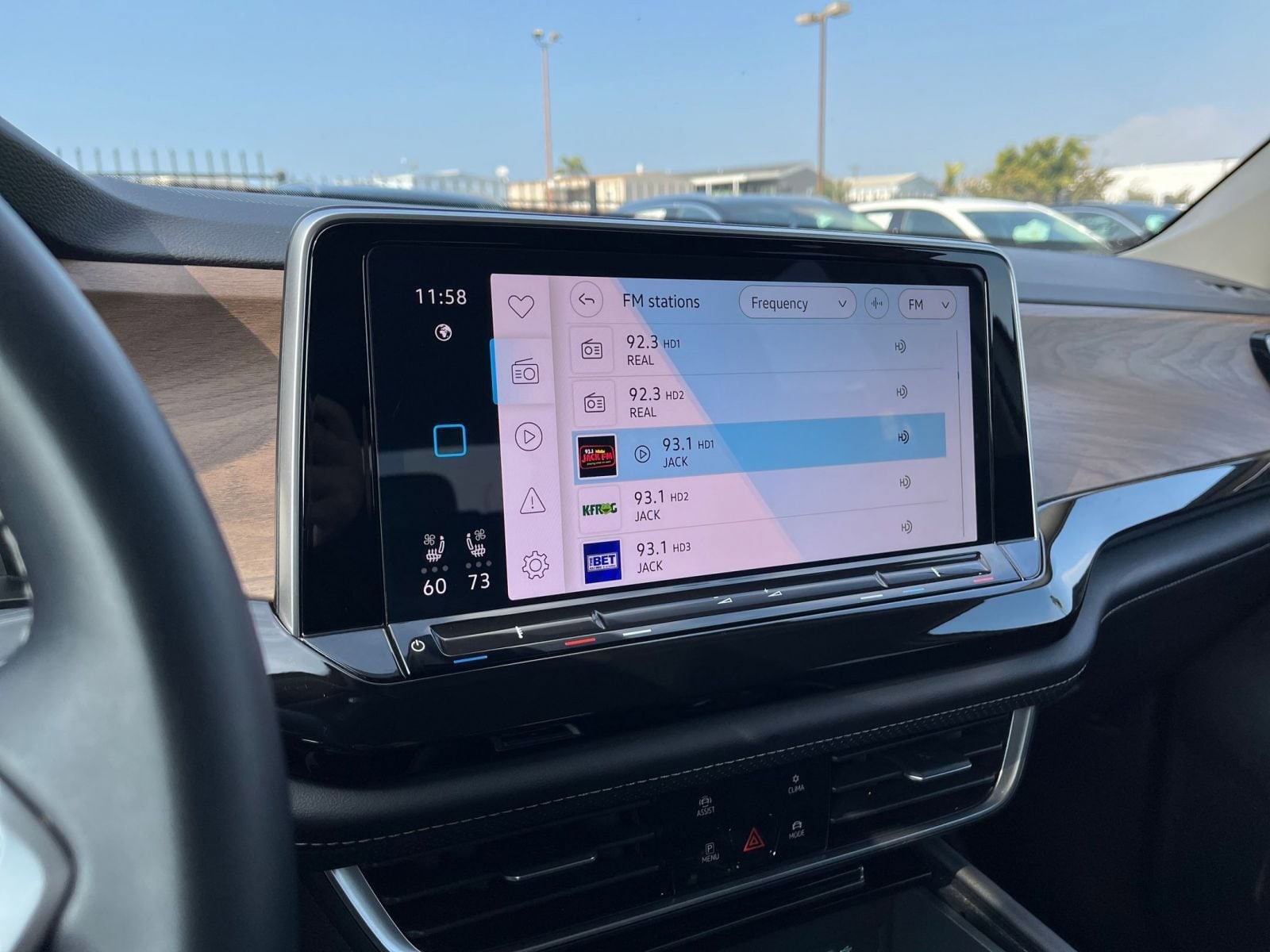 Thumbnail: 2025 Volkswagen Atlas - 21