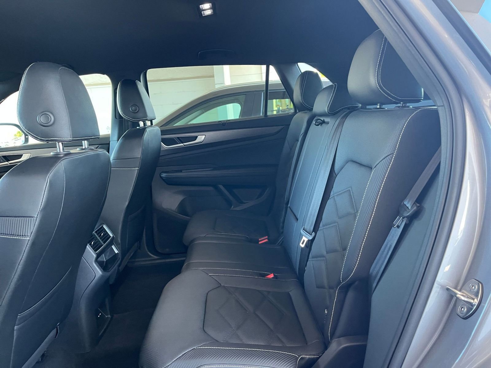 Thumbnail: 2025 Volkswagen Atlas - 27