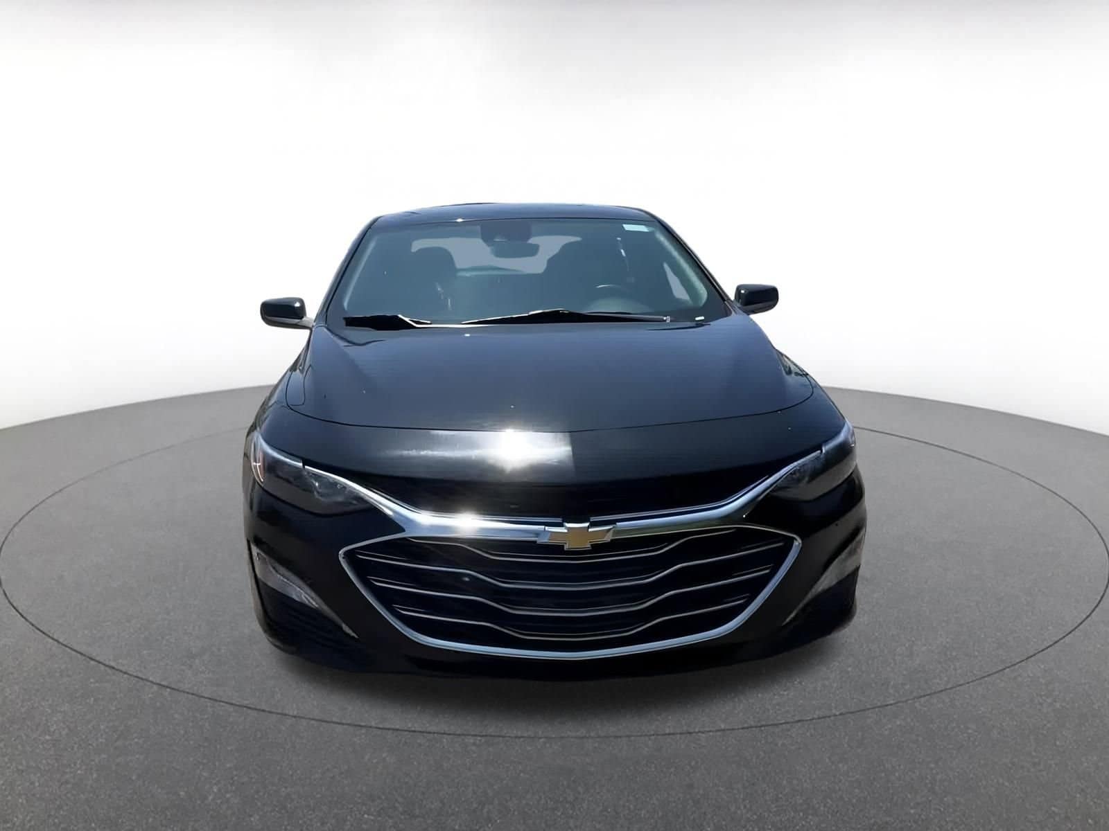 Thumbnail: 2023 Chevrolet Malibu - 4