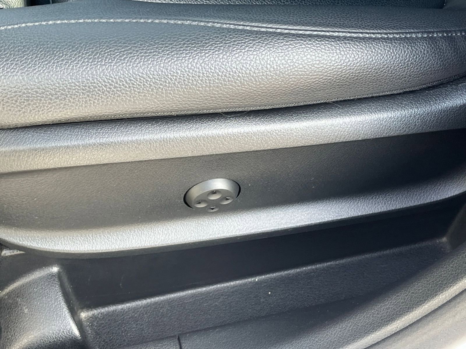 Thumbnail: 2025 Mercedes-Benz GLA - 24