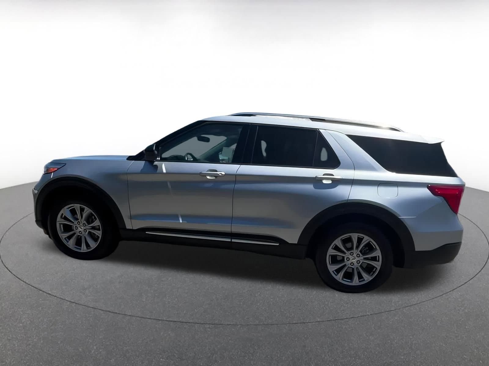 Thumbnail: 2023 Ford Explorer - 9
