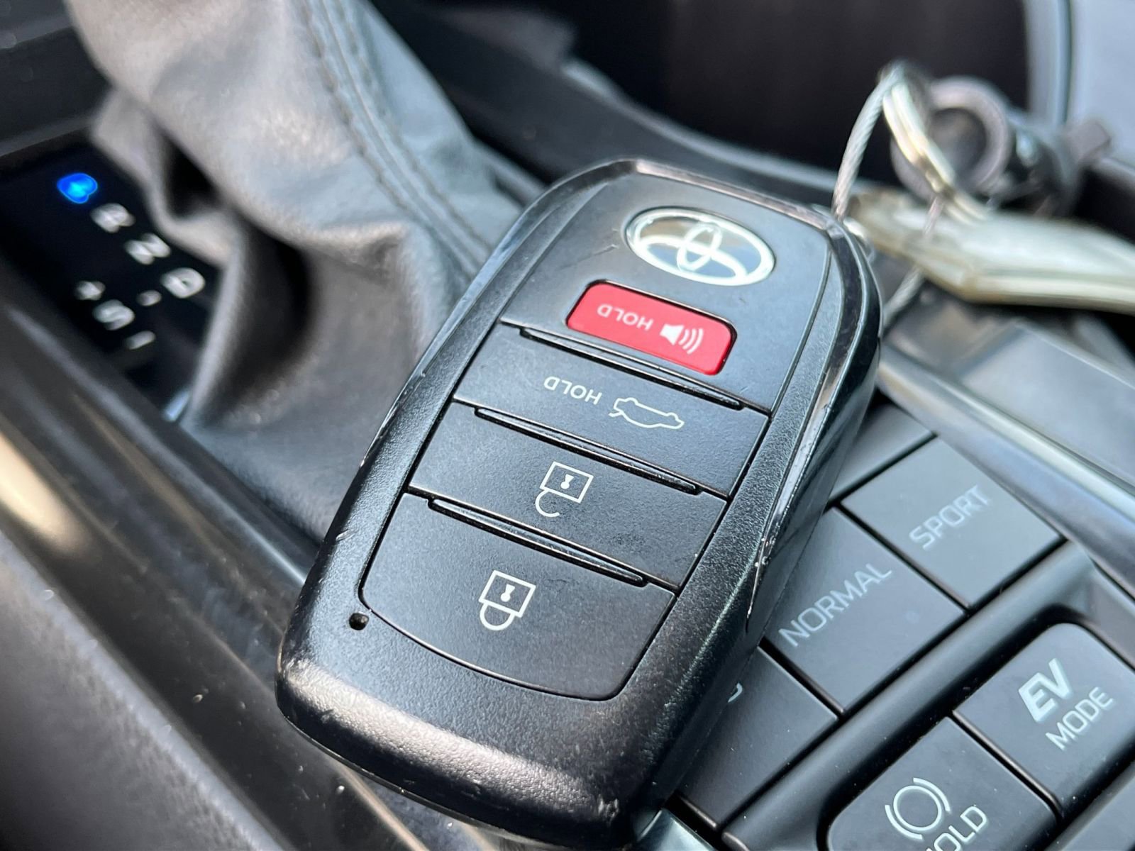 Thumbnail: 2025 Toyota Camry - 22