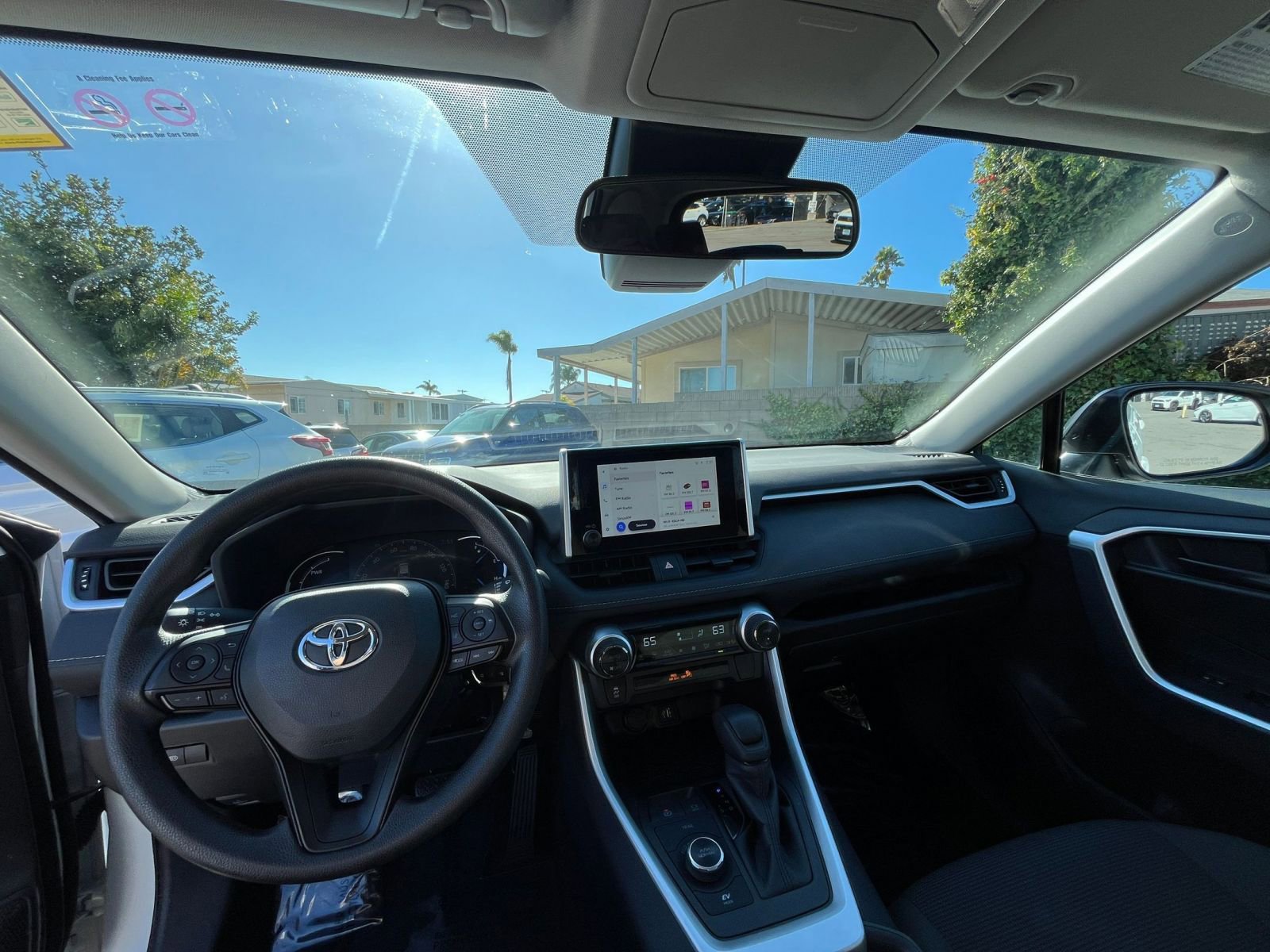 Thumbnail: 2025 Toyota RAV4 - 33