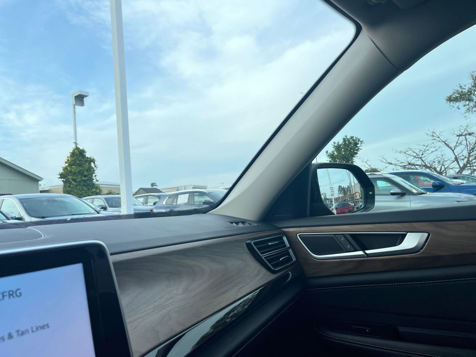 Thumbnail: 2025 Volkswagen Atlas - 35