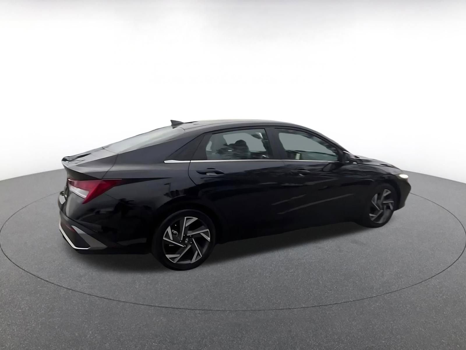 Thumbnail: 2025 Hyundai Elantra - 14