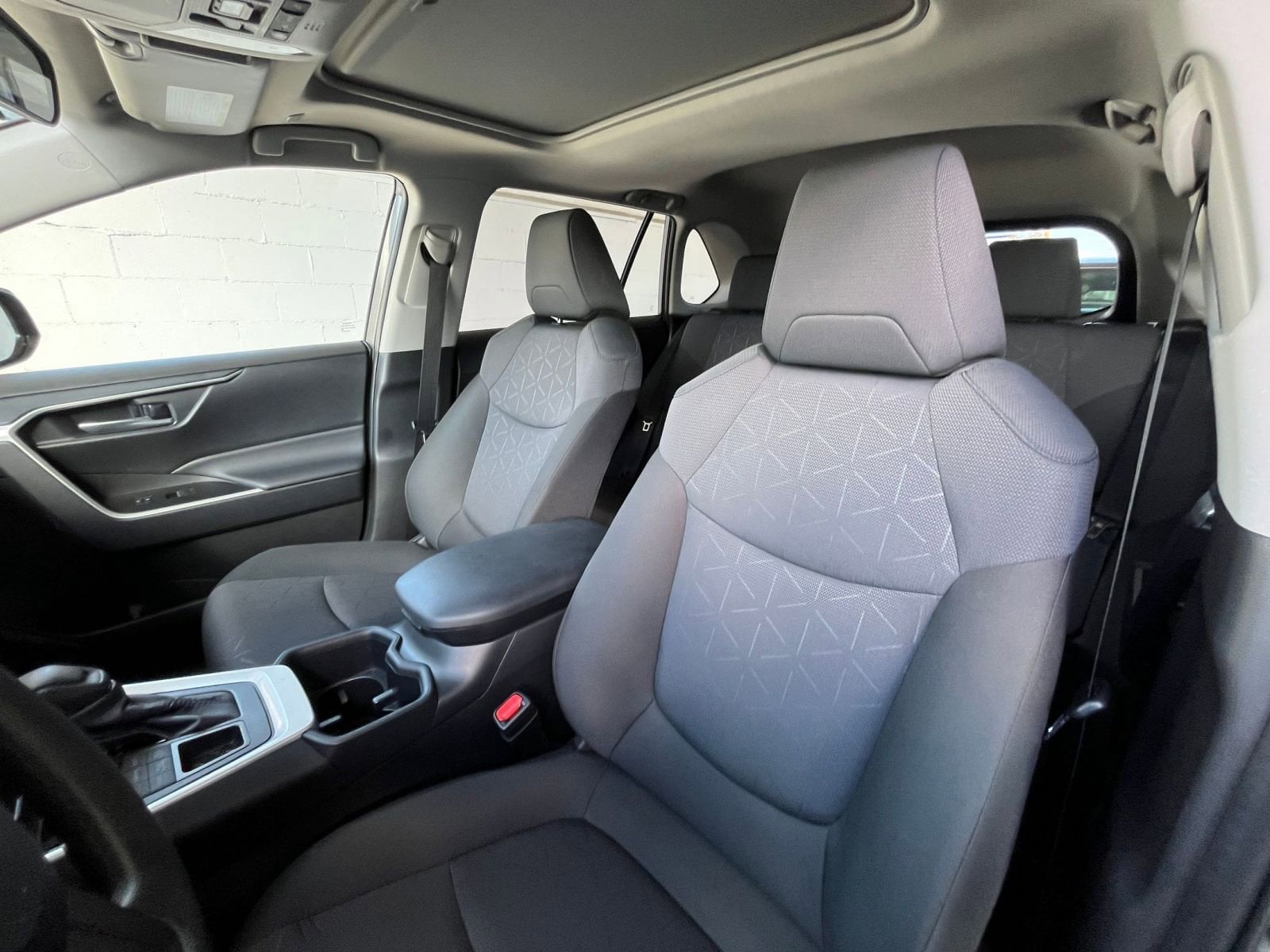 Thumbnail: 2025 Toyota RAV4 - 27