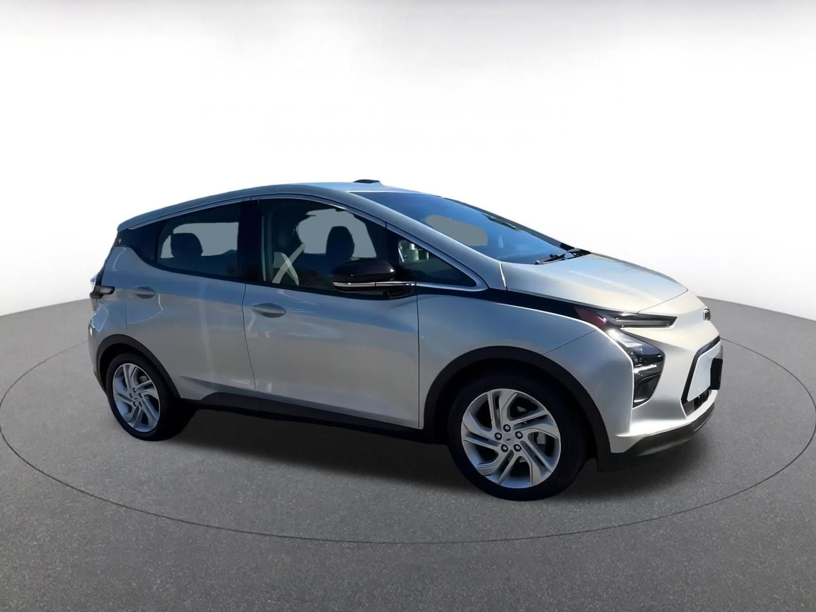 Thumbnail: 2023 Chevrolet Bolt EV - 2