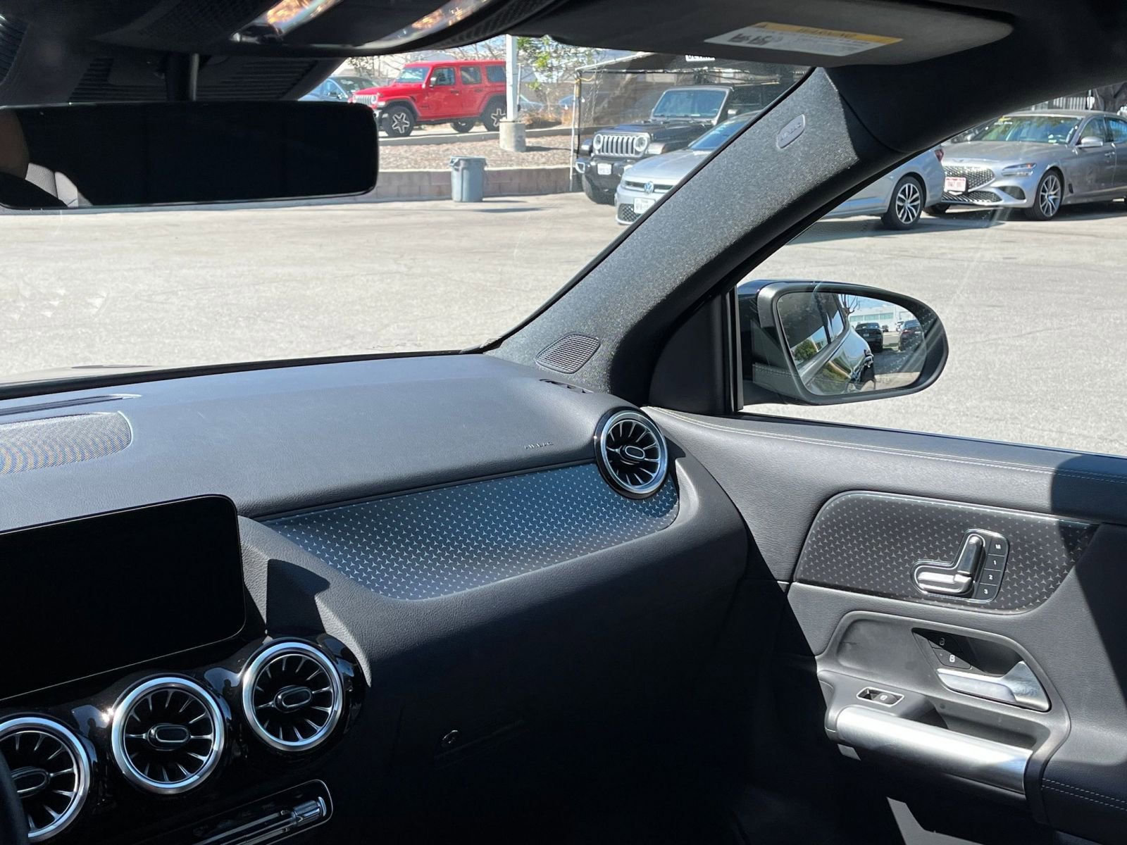 Thumbnail: 2025 Mercedes-Benz GLA - 35