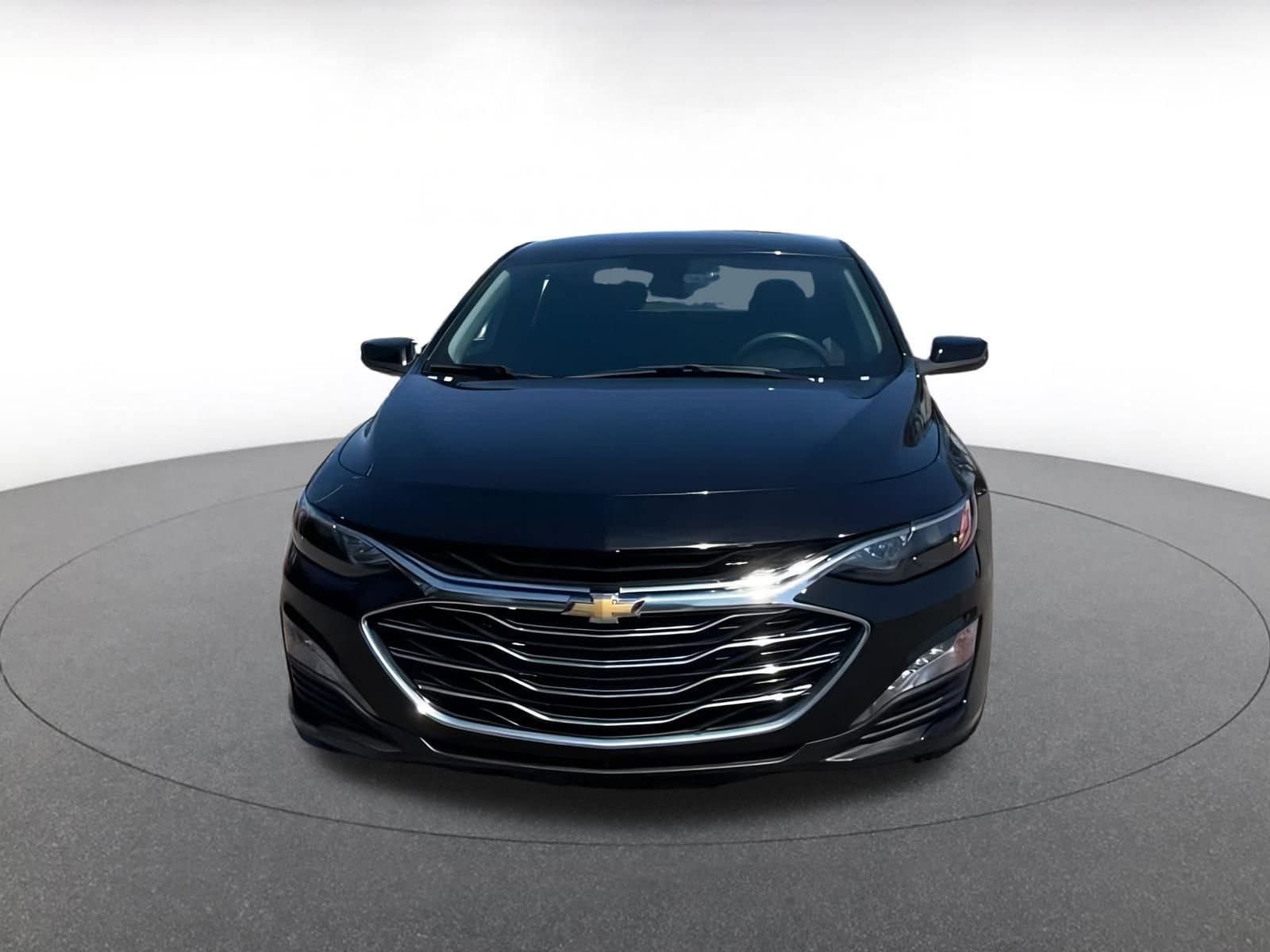 Thumbnail: 2023 Chevrolet Malibu - 4