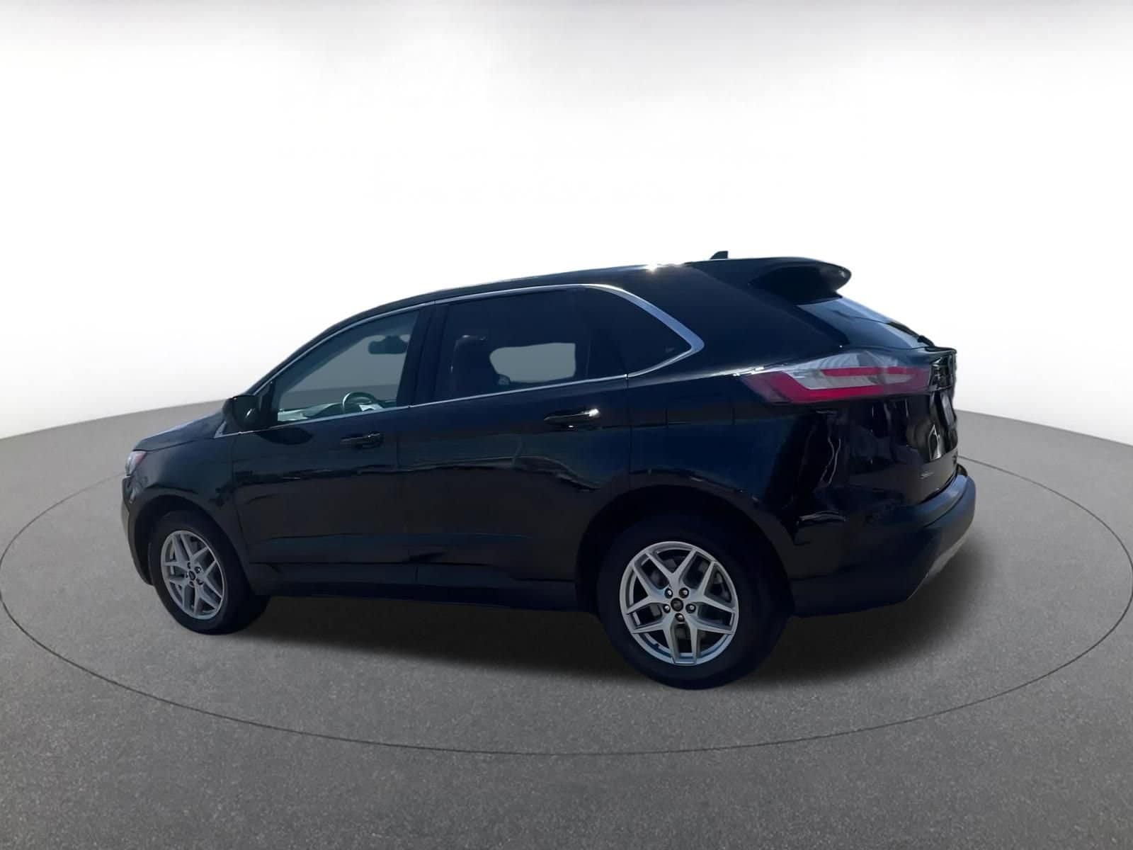 Thumbnail: 2023 Ford Edge - 8