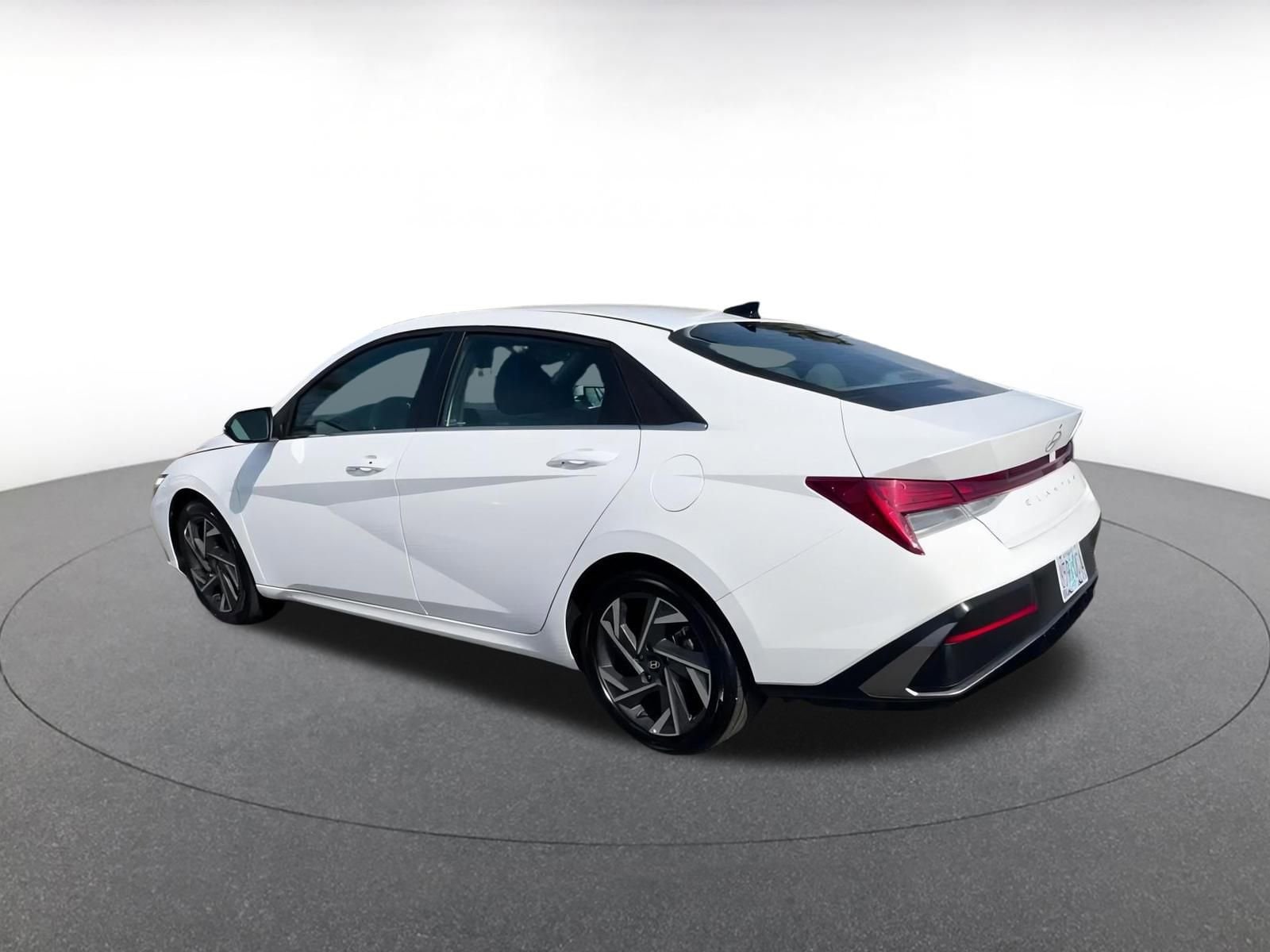 Thumbnail: 2025 Hyundai Elantra - 10