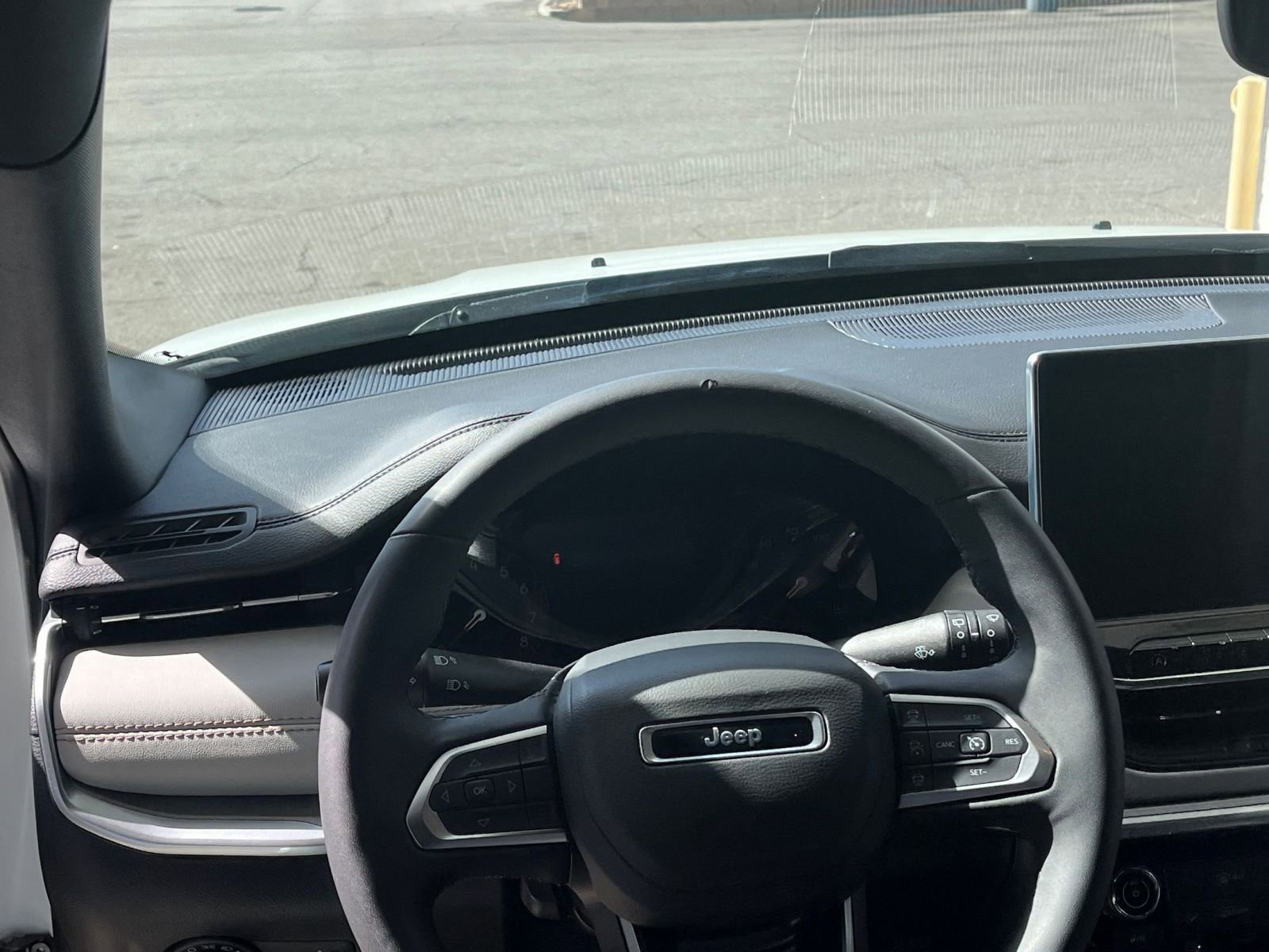 Thumbnail: 2025 Jeep Compass - 34