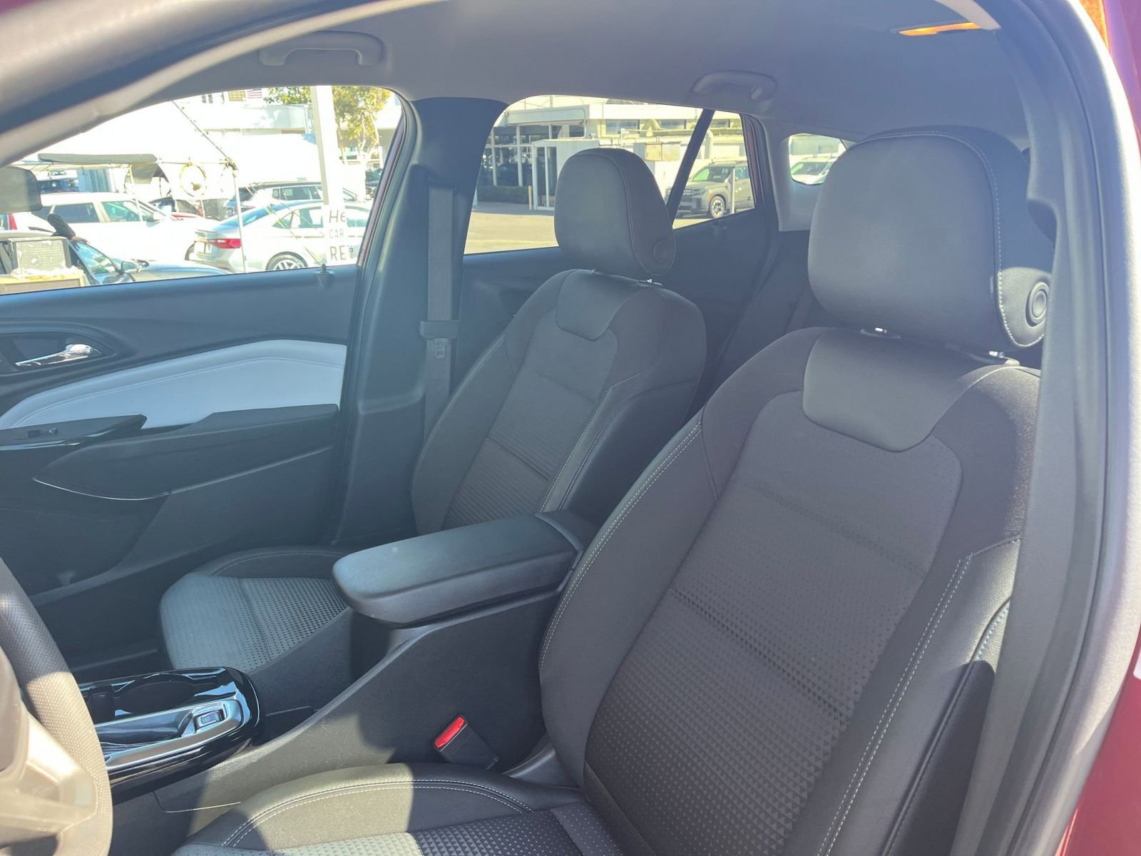 Thumbnail: 2025 Chevrolet Trax - 28